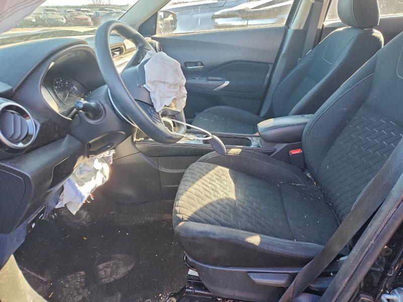2022 Nissan Kicks sv