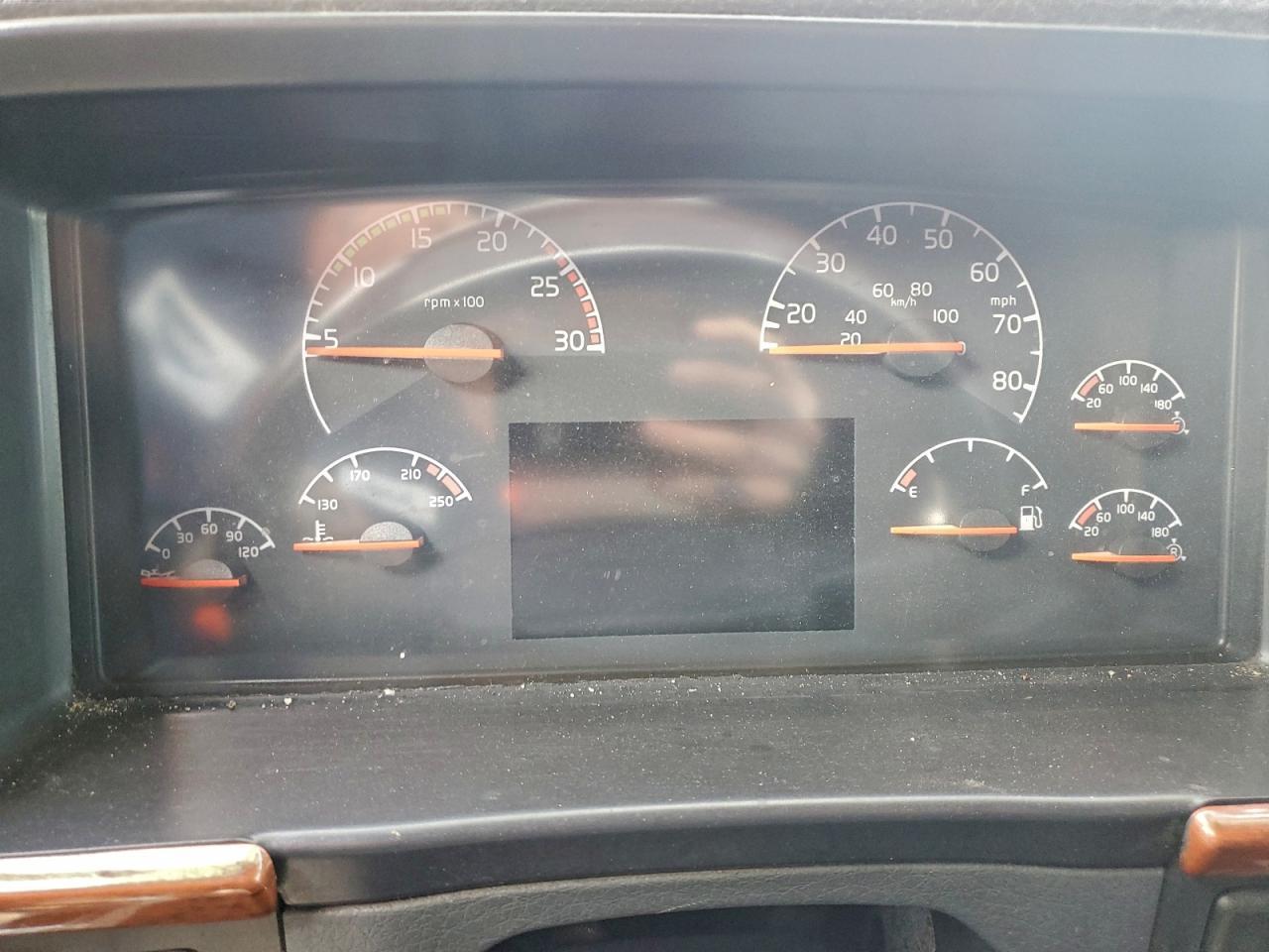 2006 Volvo VNL Semi Truck