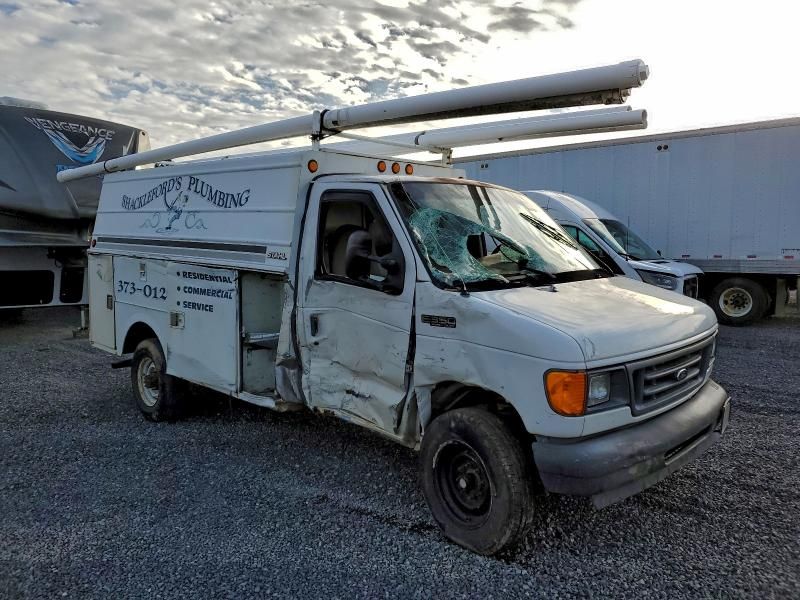 2004 Ford E350 Utility / Service Truck