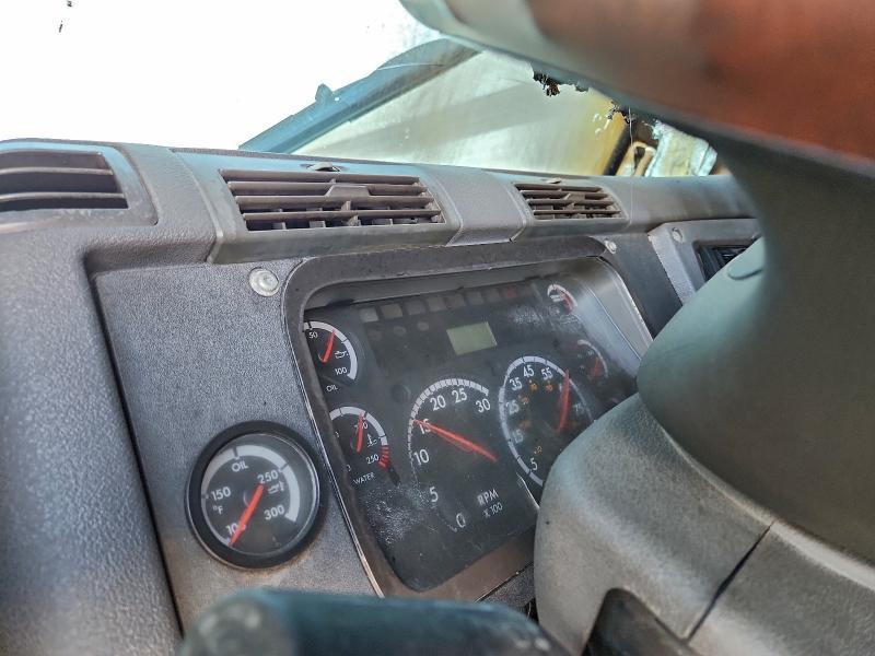 2015 Freigliner 2015 Freightliner Cascadia Semi Truck