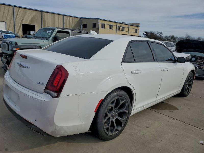 2019 Chrysler 300 Touring