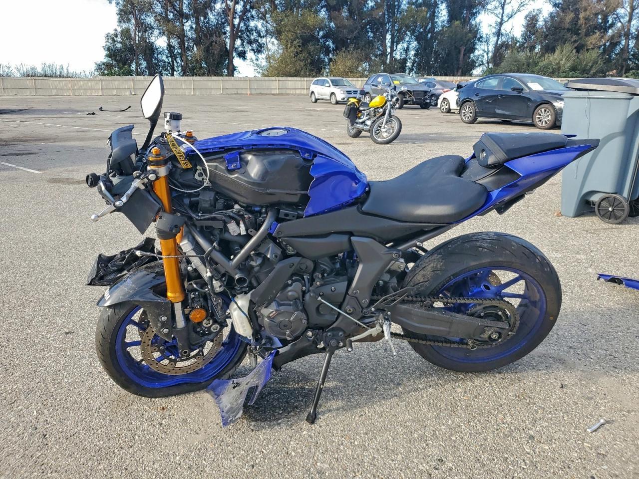 2025 Yamaha YZFR7