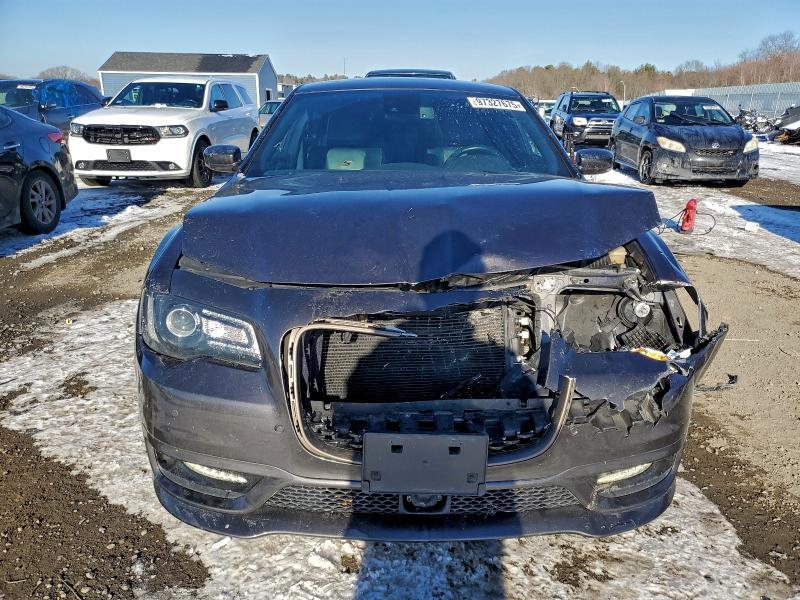 2017 Chrysler 300 s