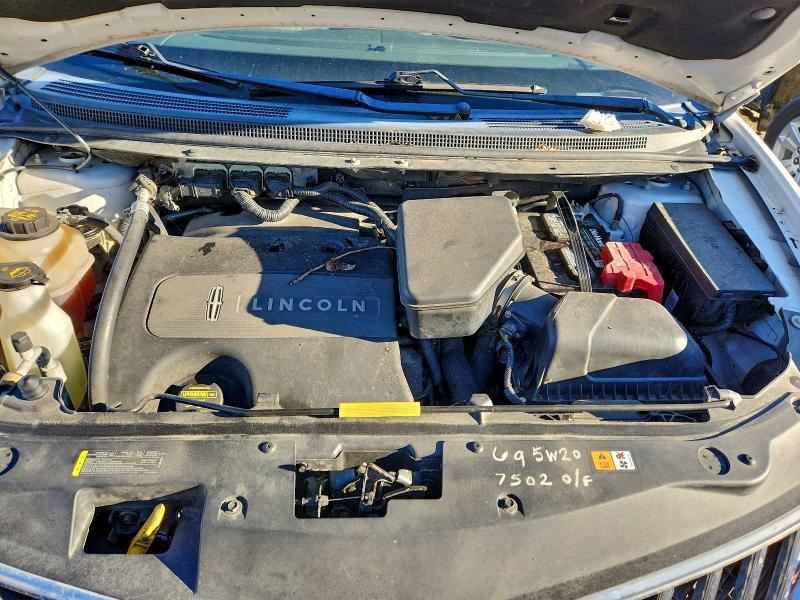 2013 Lincoln Townhouse MKX