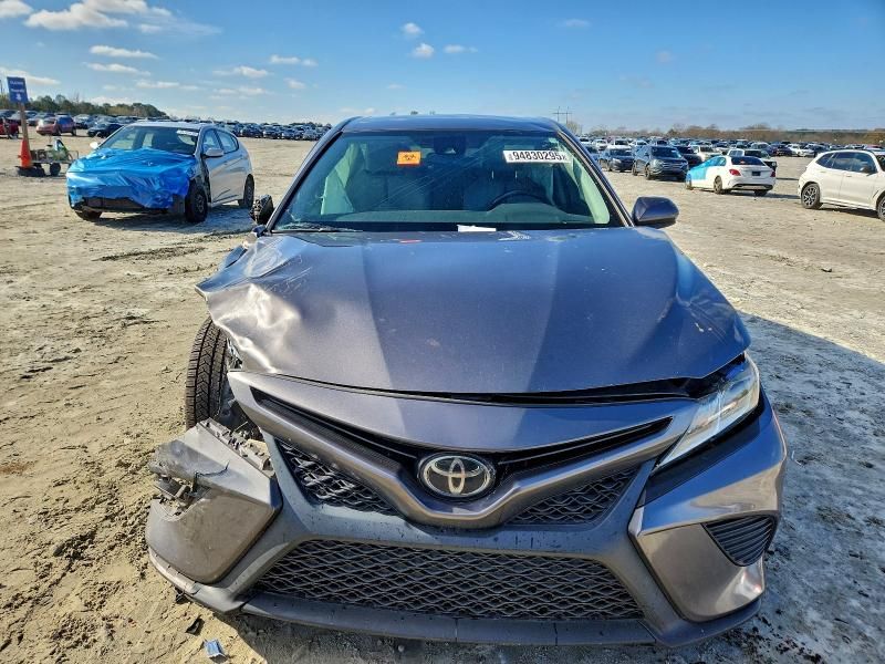 2020 Toyota Camry se