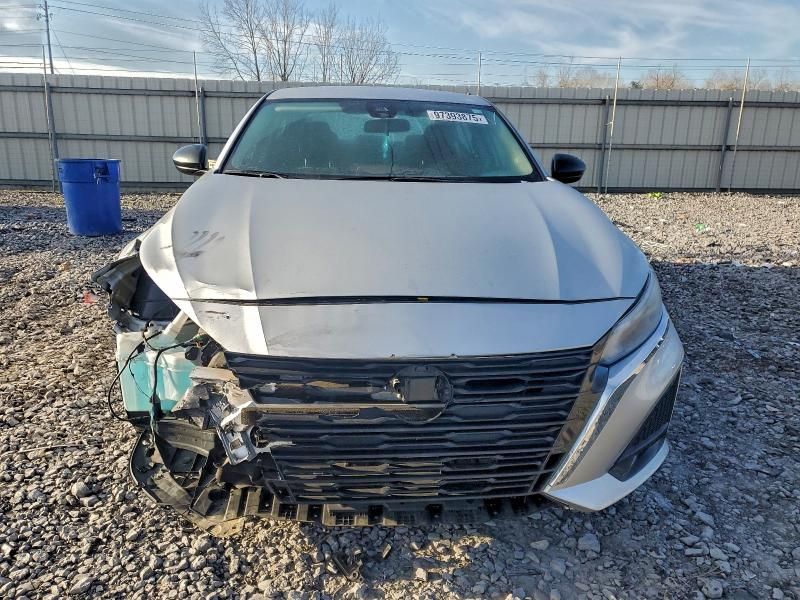 2024 Nissan Altima sv