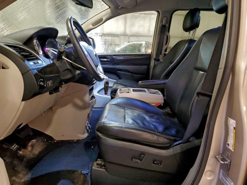 2016 Chrysler Town & Country Touring