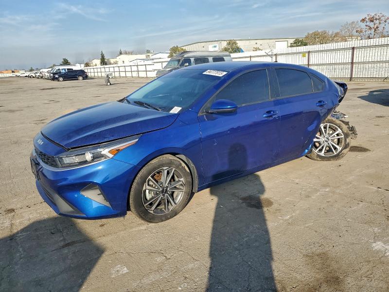 2023 KIA Forte lx