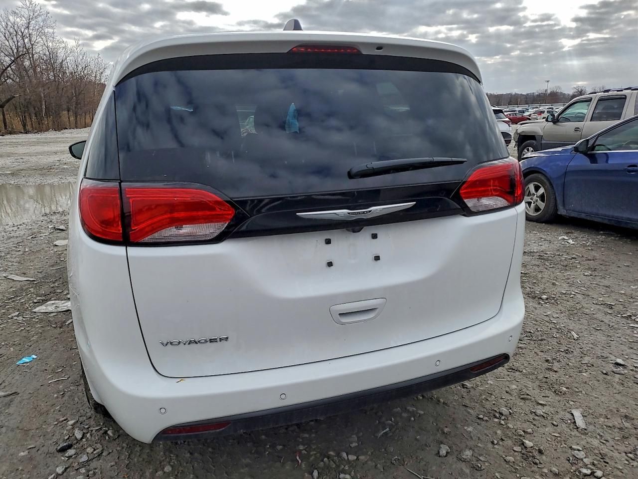 2025 Chrysler Voyager lx