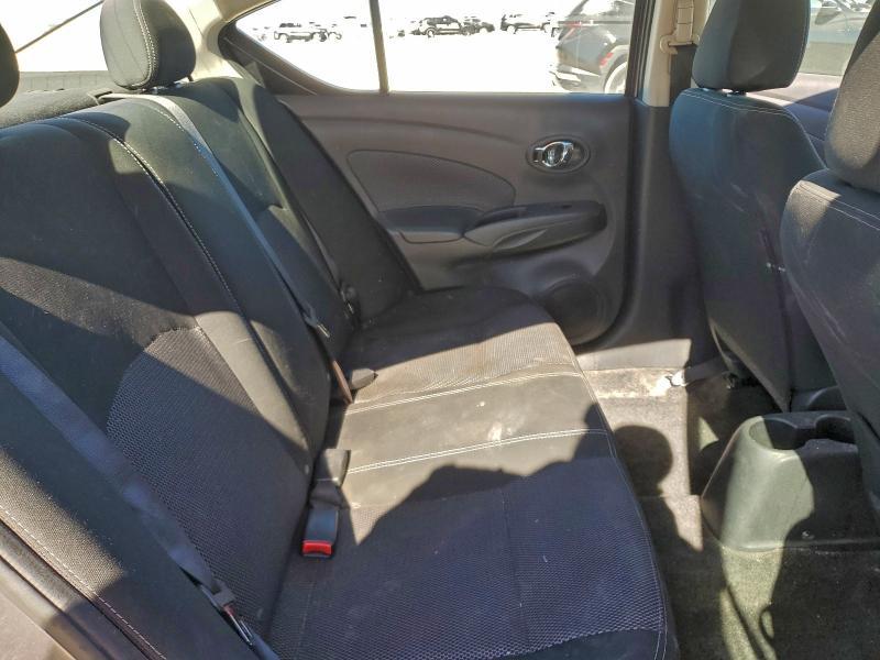 2018 Nissan Versa s