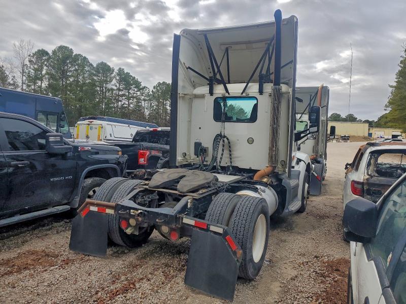 2016 Peterbilt 579 Semi Truck