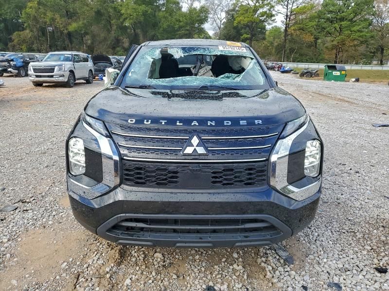 2022 Mitsubishi Outlander es