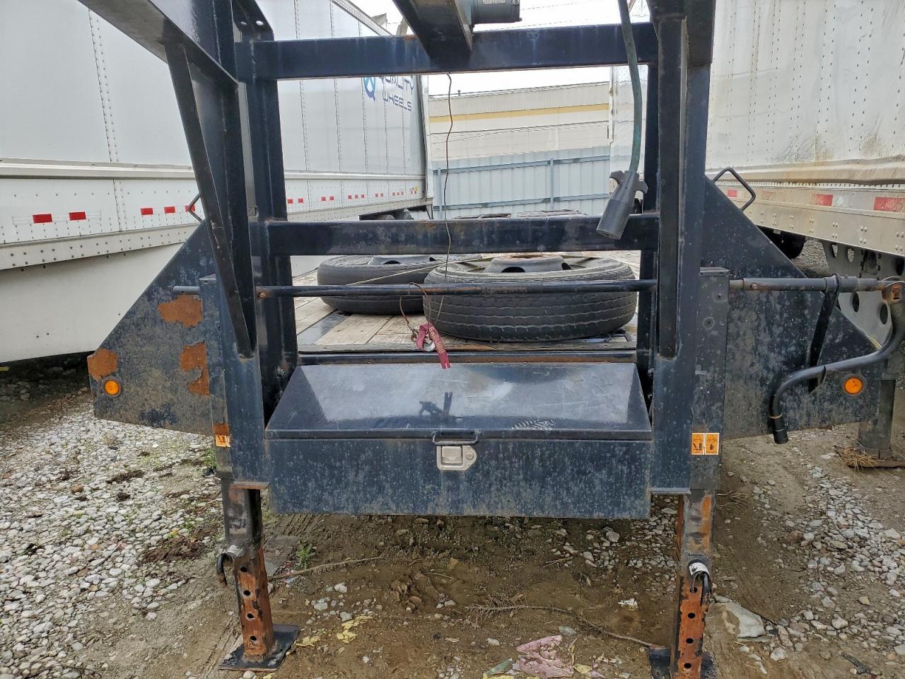 2022 Big Tex 22GN-35BK+5MR Equipment Trailer