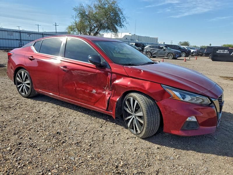 2022 Nissan Altima sr