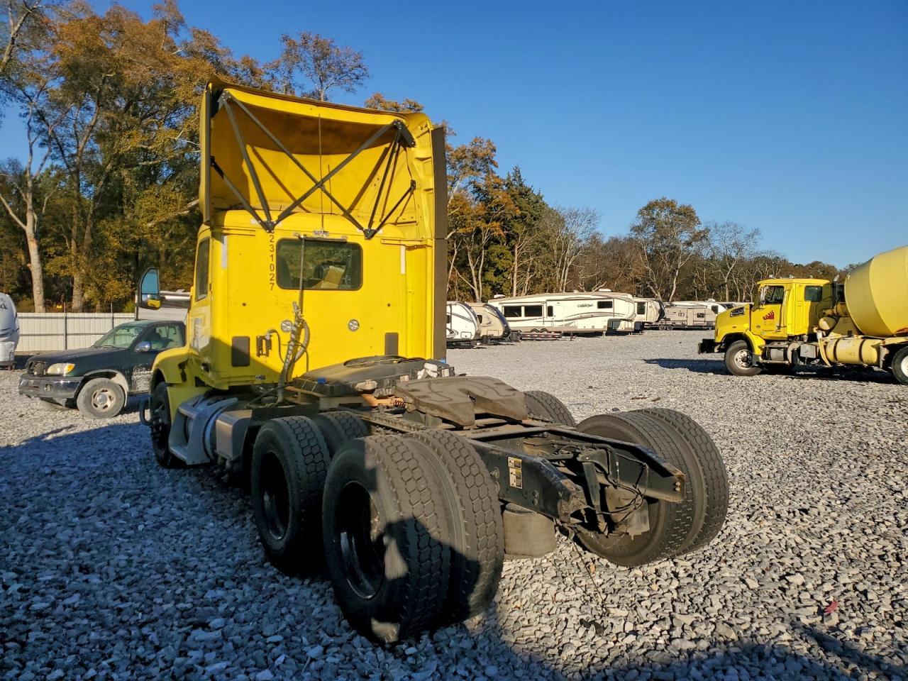 2023 Peterbilt 579 Semi Truck