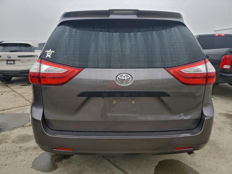 2018 Toyota Sienna l