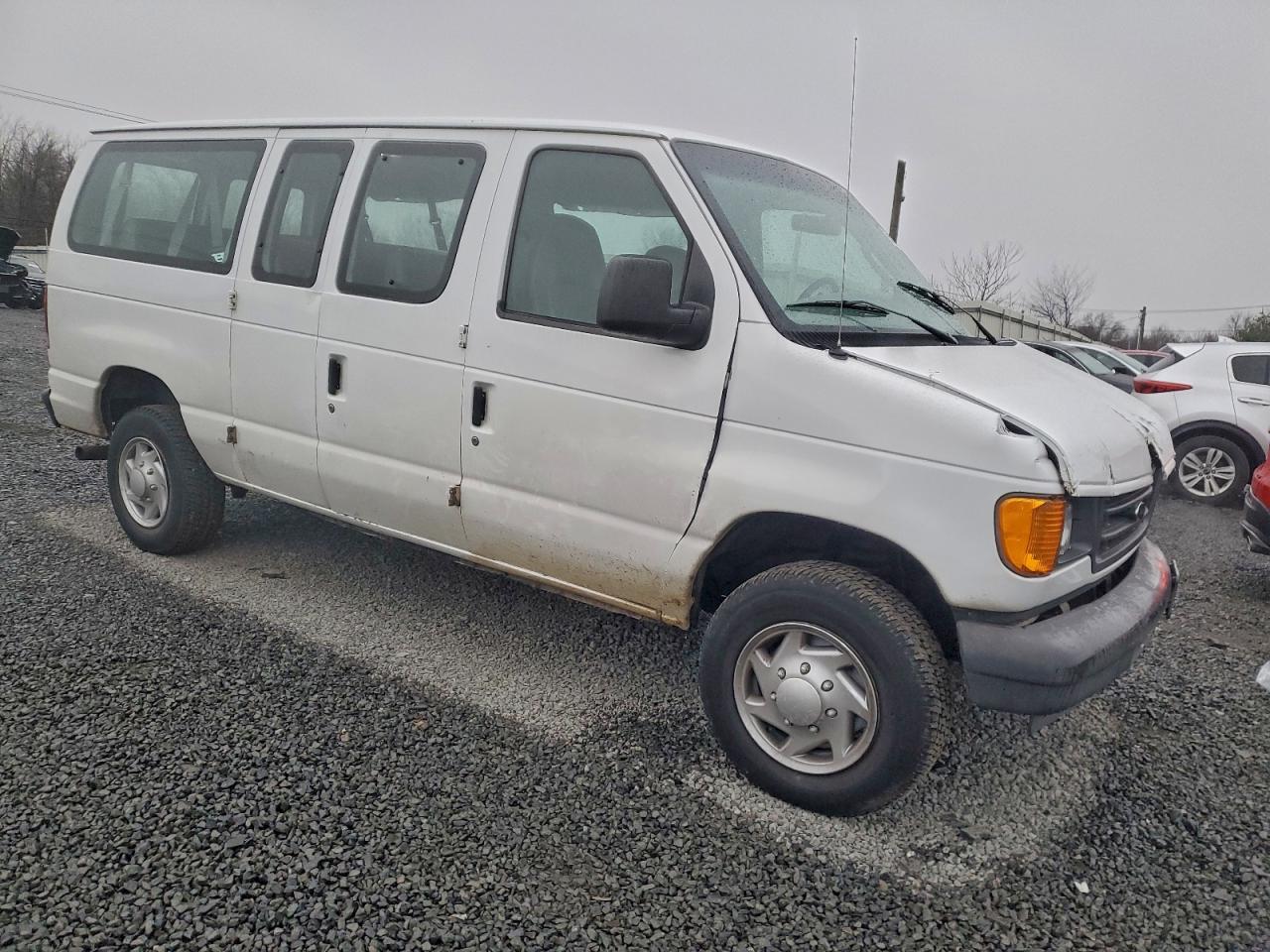 2004 Ford Econoline E350 Super Duty Wagon