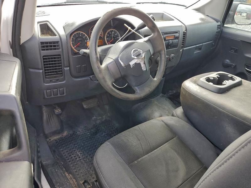 2011 Nissan Titan s