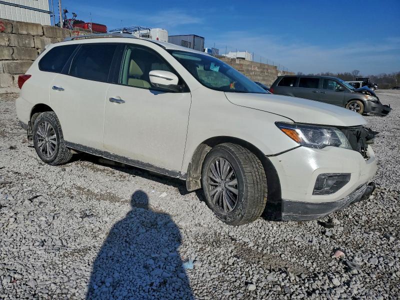 2018 Nissan Pathfinder s