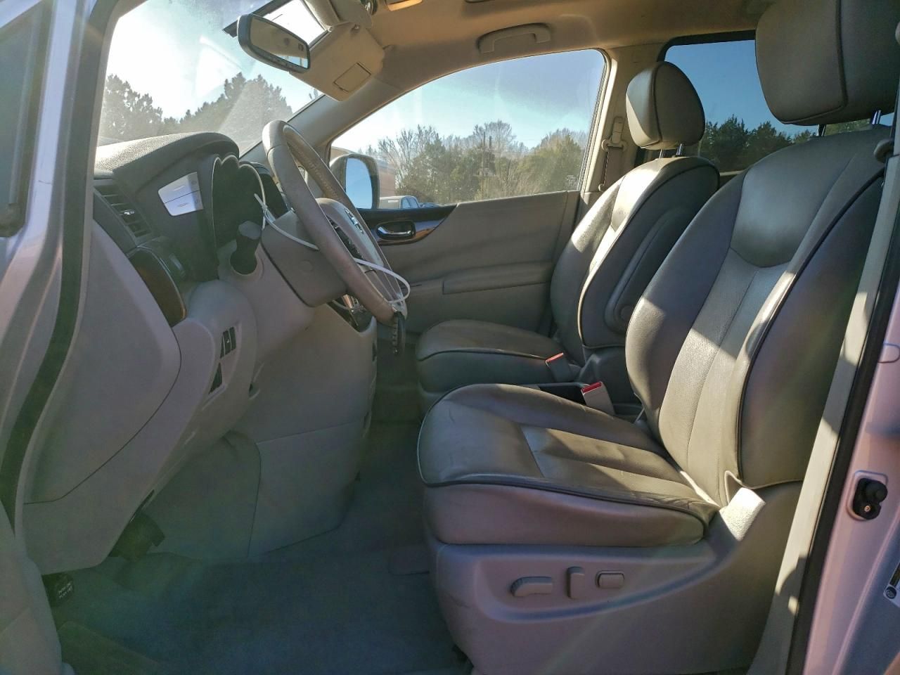 2013 Nissan Quest s