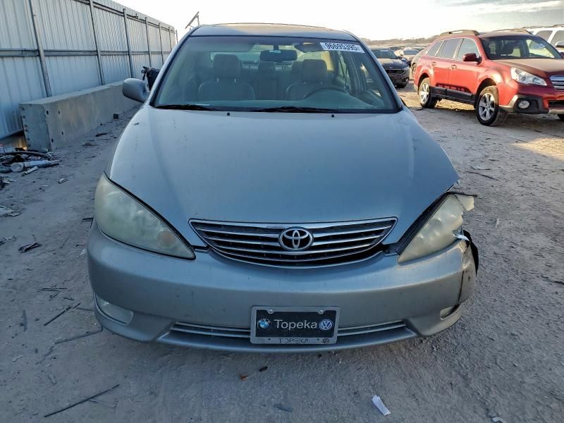 2005 Toyota Camry le