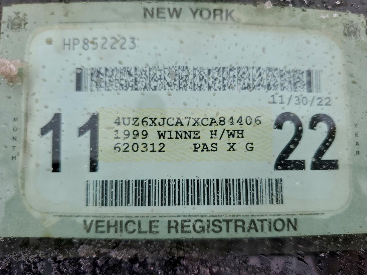 1999 Freightliner Chassis X Line Motor Home