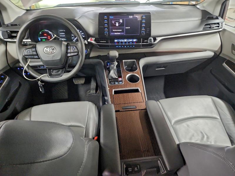 2022 Toyota Sienna le
