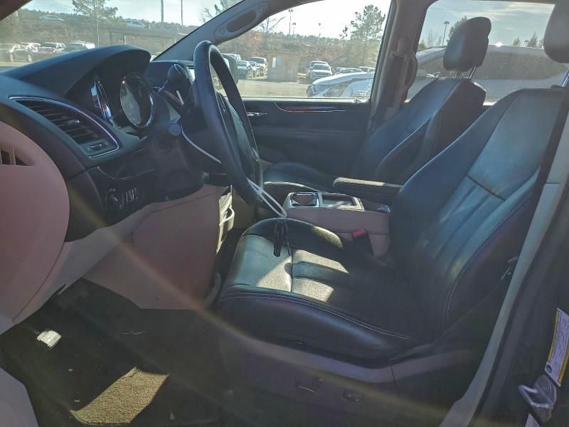 2013 Chrysler Town & Country Touring