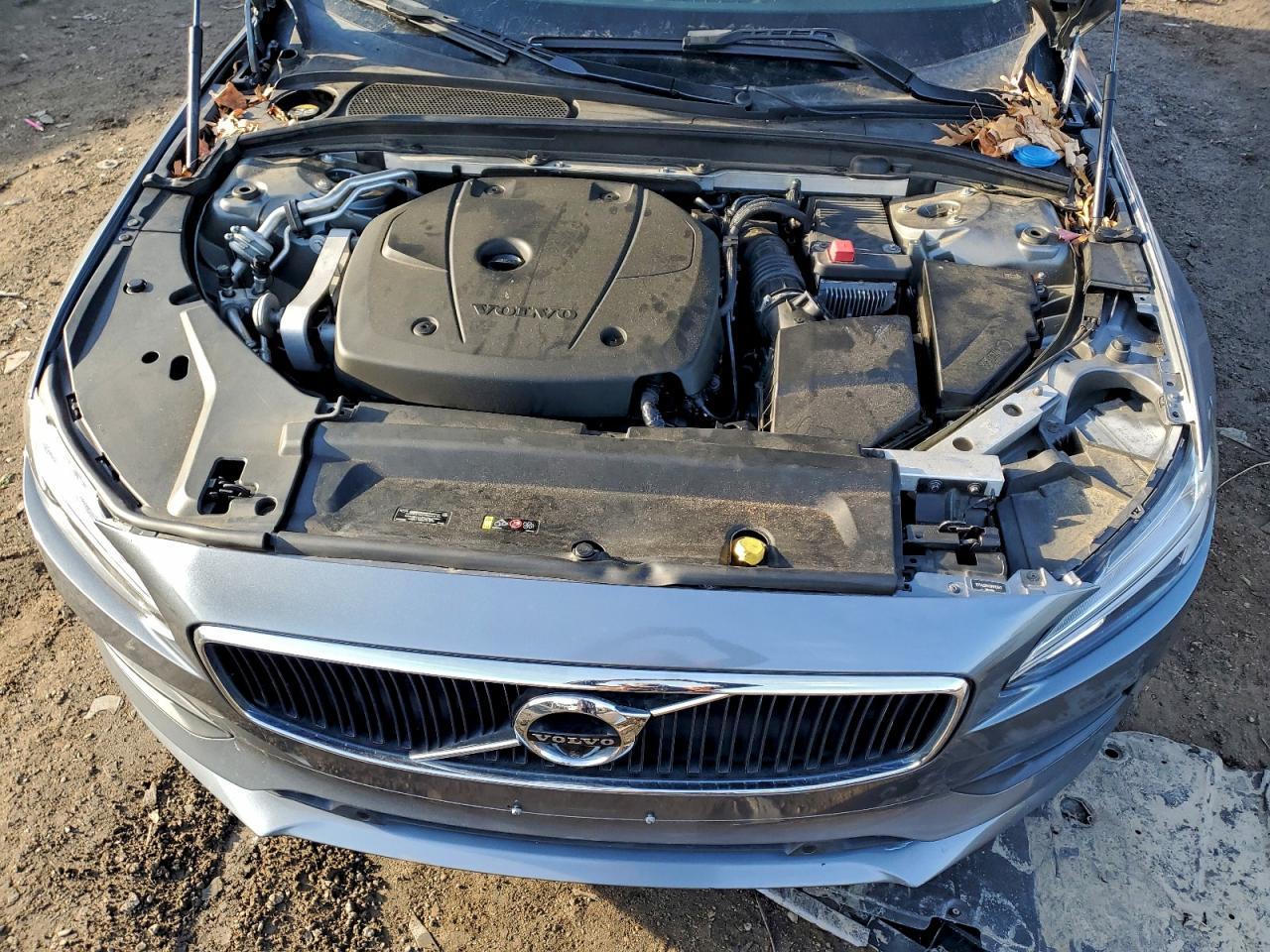 2017 Volvo S90 T6 Momentum