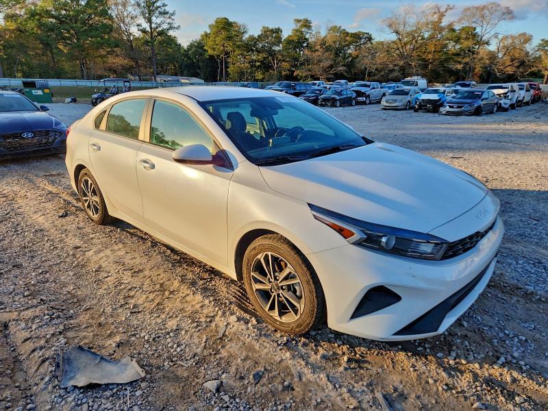 2024 KIA Forte lx