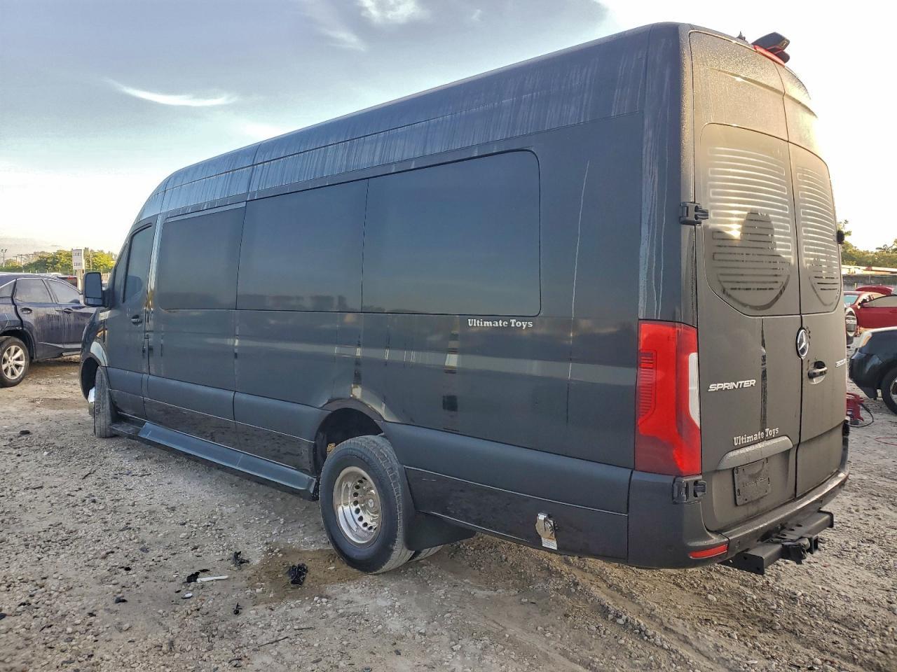 2022 Mercedes-Benz Sprinter 3500