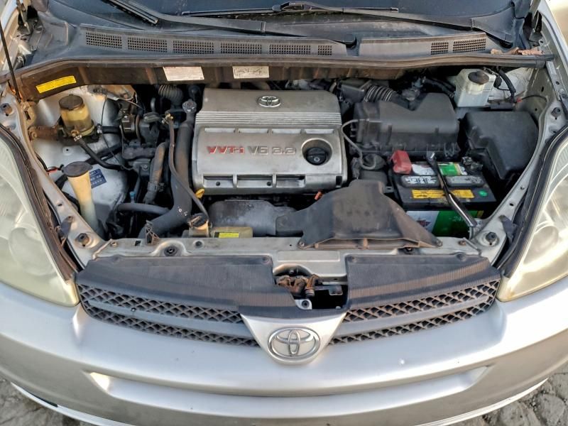 2004 Toyota Sienna ce