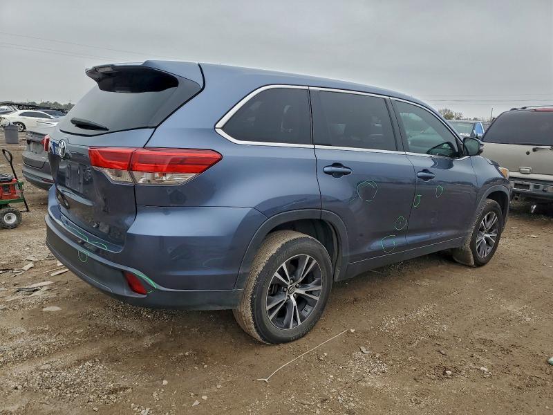 2019 Toyota Highlander le