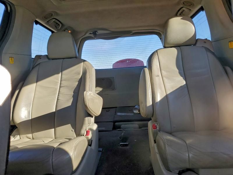 2011 Toyota Sienna xle