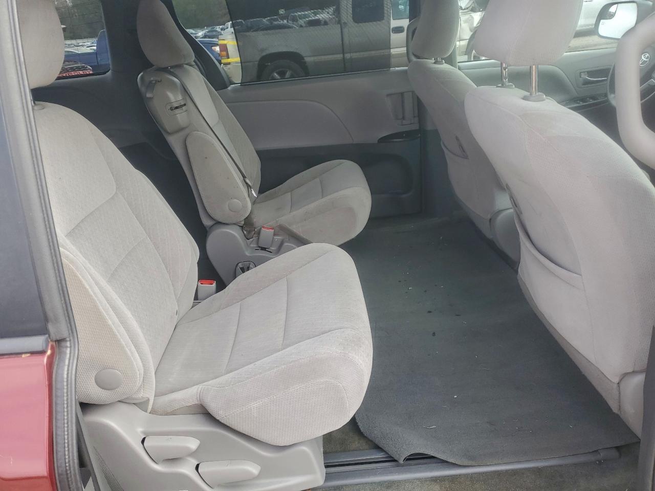 2017 Toyota Sienna le