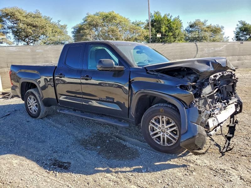 2024 Toyota Tundra Double cab sr
