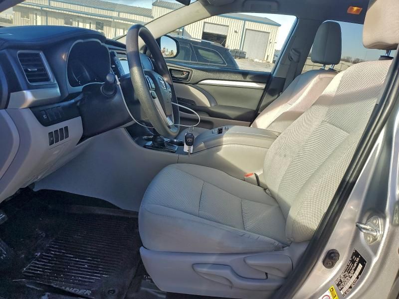 2019 Toyota Highlander le