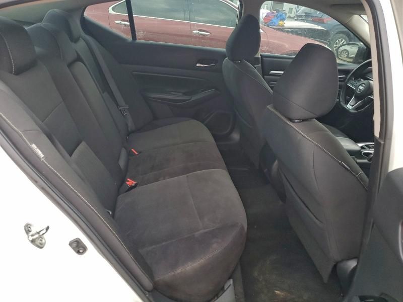 2021 Nissan Altima sv