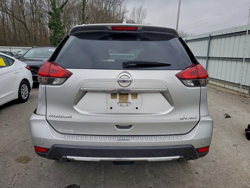 2020 Nissan Rogue sv