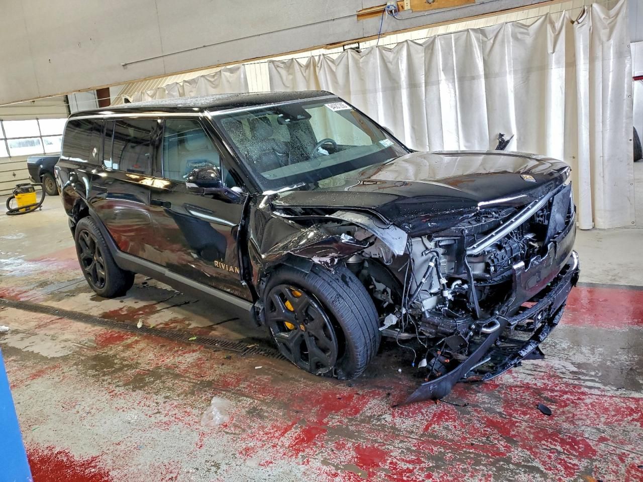 2024 Rivian R1S Adventure