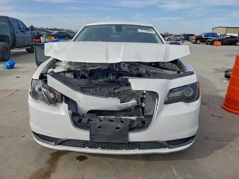 2019 Chrysler 300 Touring