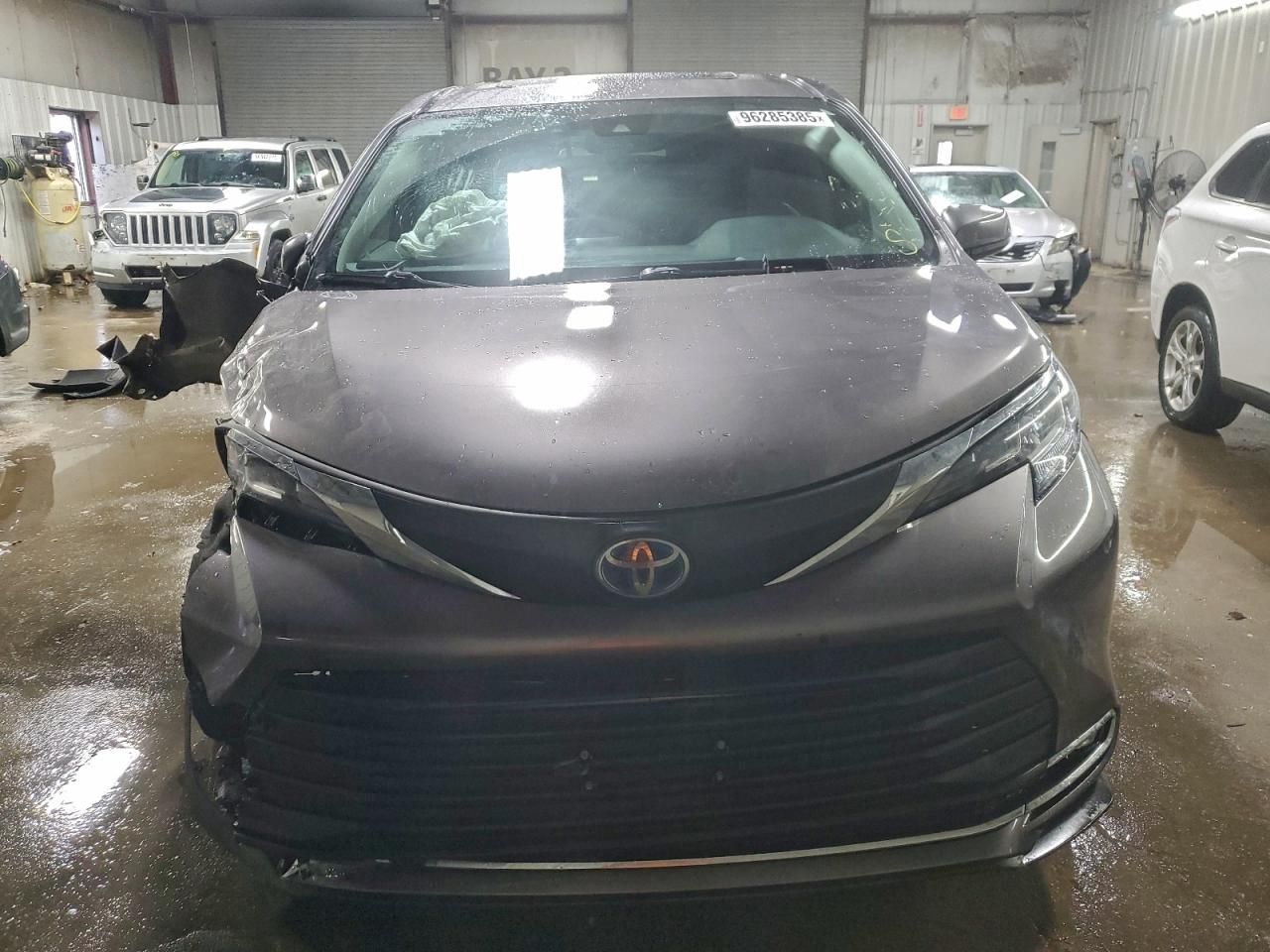 2023 Toyota Sienna xle