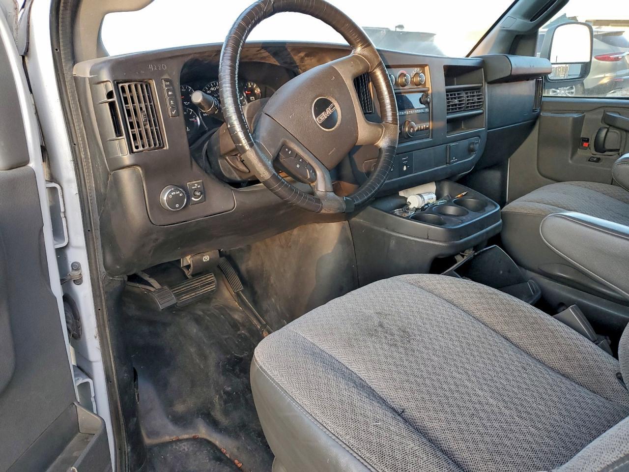 2017 GMC Savana Utility / Service Van