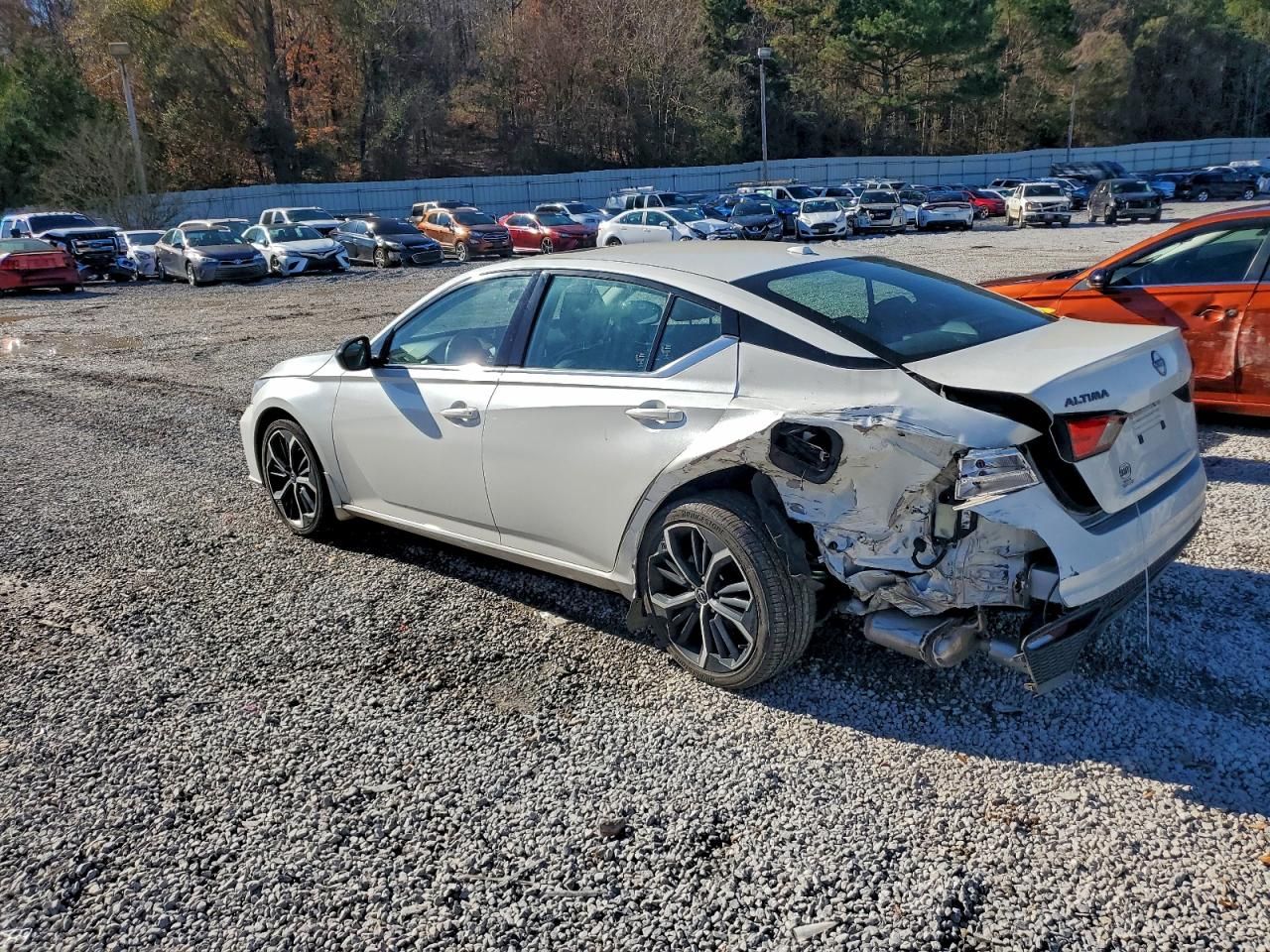 2024 Nissan Altima sr