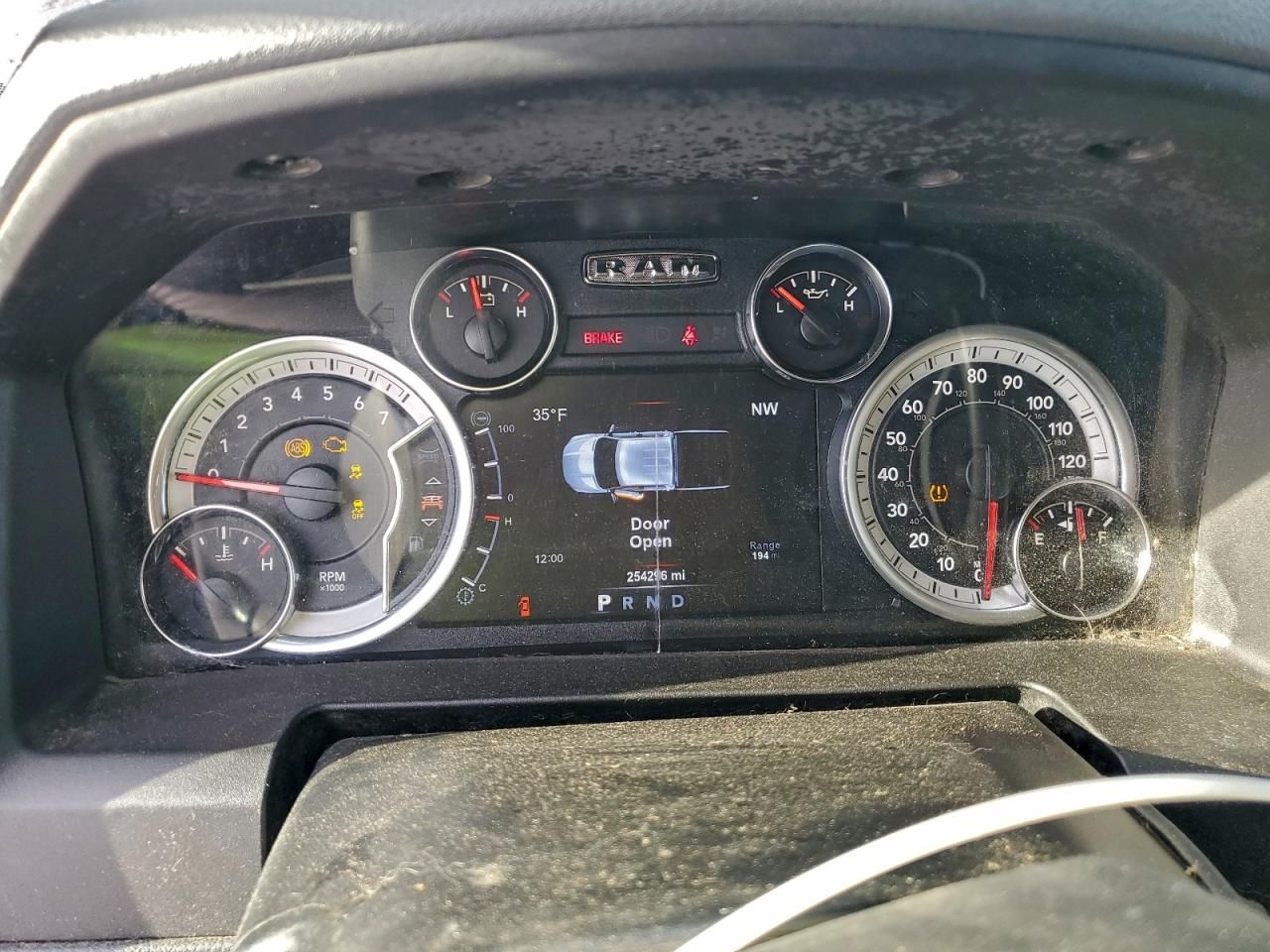 2018 Dodge Ram 2500 slt 4X4 8' box