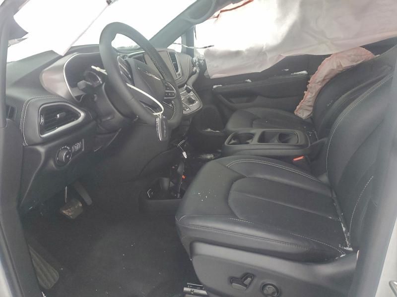 2025 Chrysler Pacifica Hybrid Select