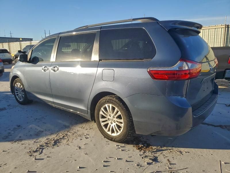 2017 Toyota Sienna xle