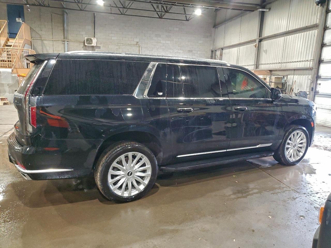 2024 Cadillac Escalade esv Luxury