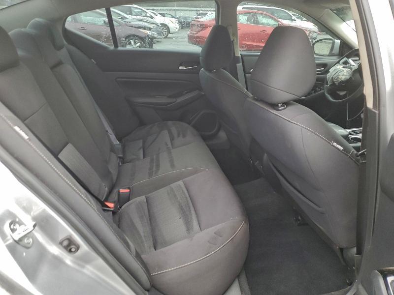 2021 Niss Altima 2.5 sv