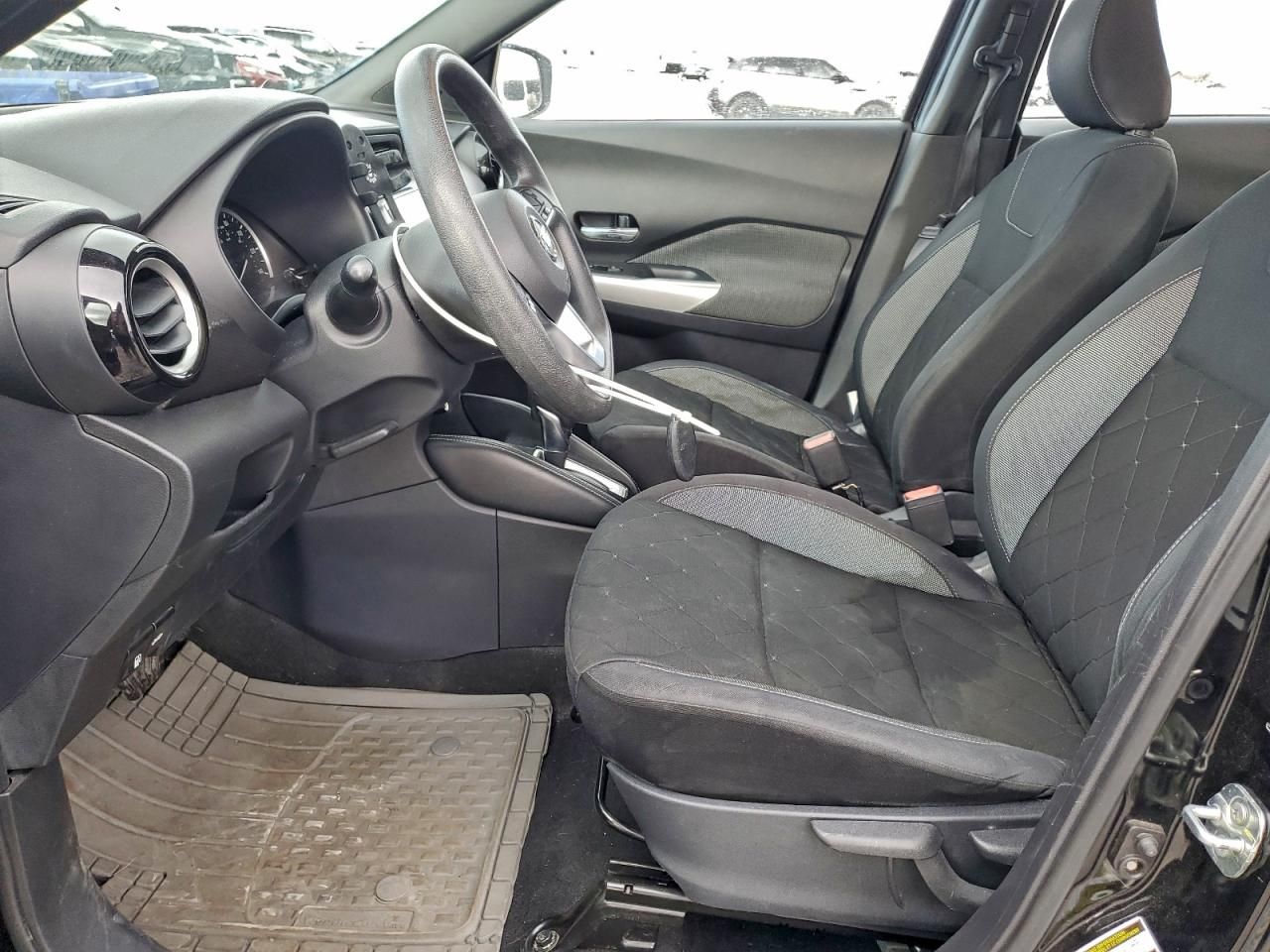 2020 Nissan Kicks sv